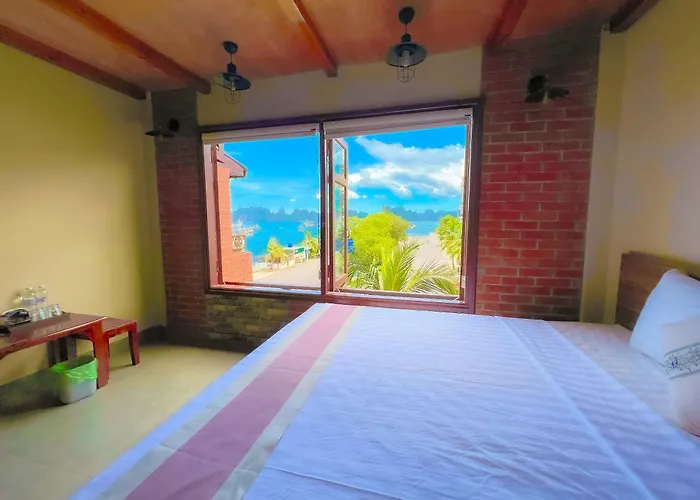 Canh Buom - Tuan Chau Hotel