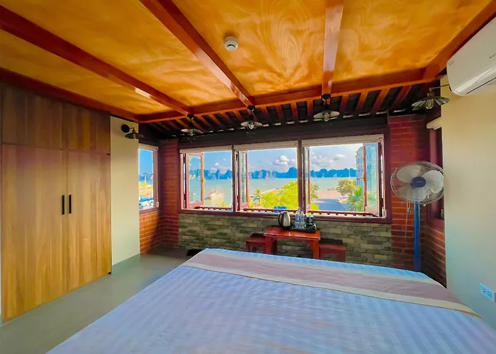 Hotel Canh Buom - Tuan Chau Hạ Long