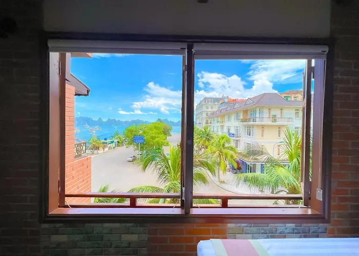 Canh Buom - Tuan Chau Hotel *