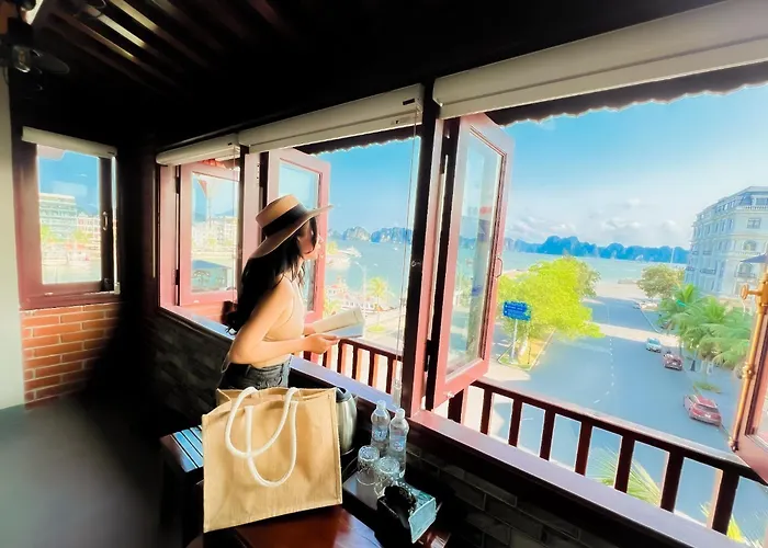 Hotel Canh Buom - Tuan Chau *