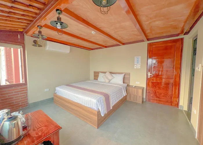 Hotel Canh Buom - Tuan Chau *