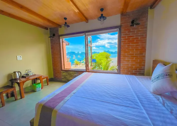 Canh Buom - Tuan Chau Hotel *